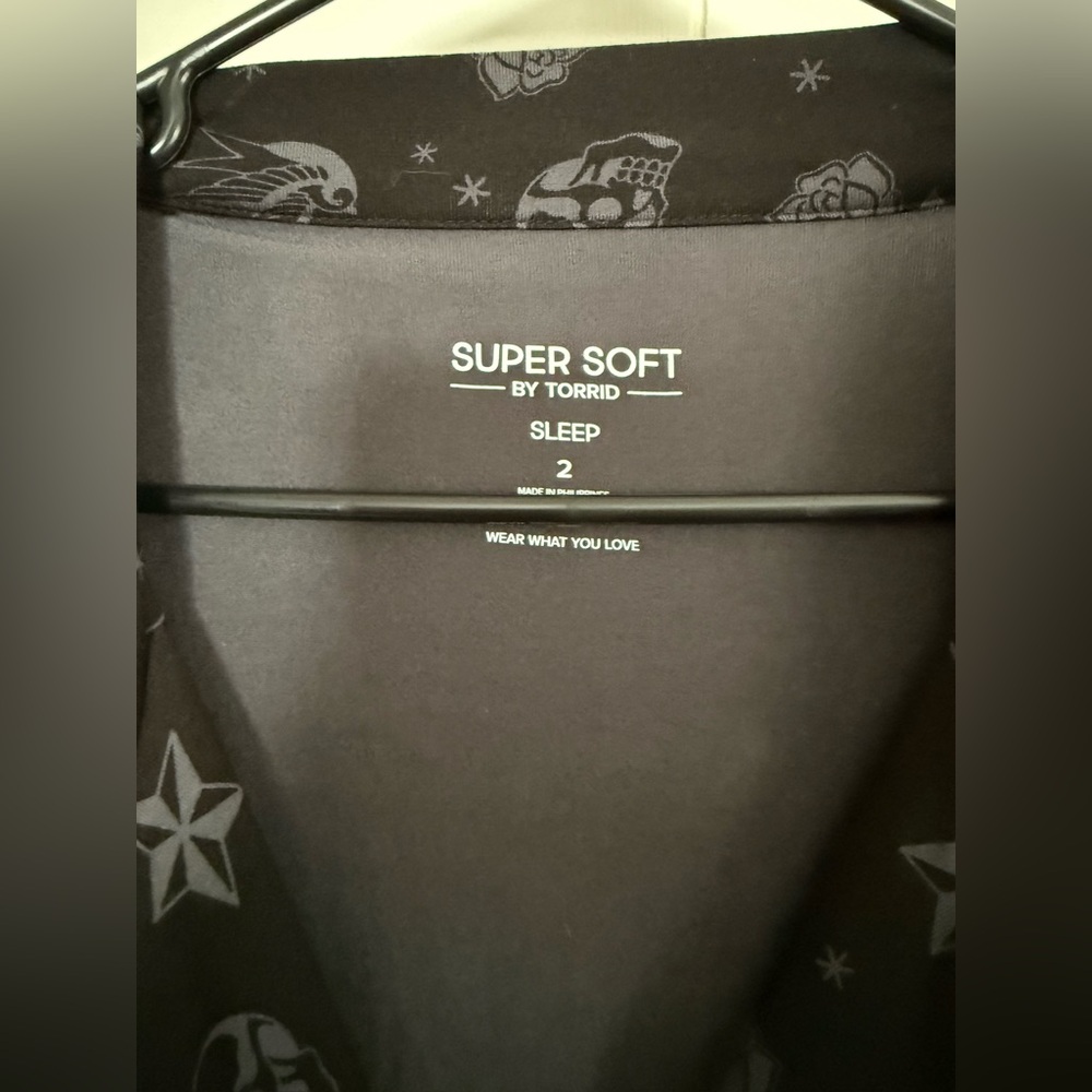 🆕 Torrid Super Soft Button Through Long Sleeve Sleep Shirt size 2 - Picture 9 of 10